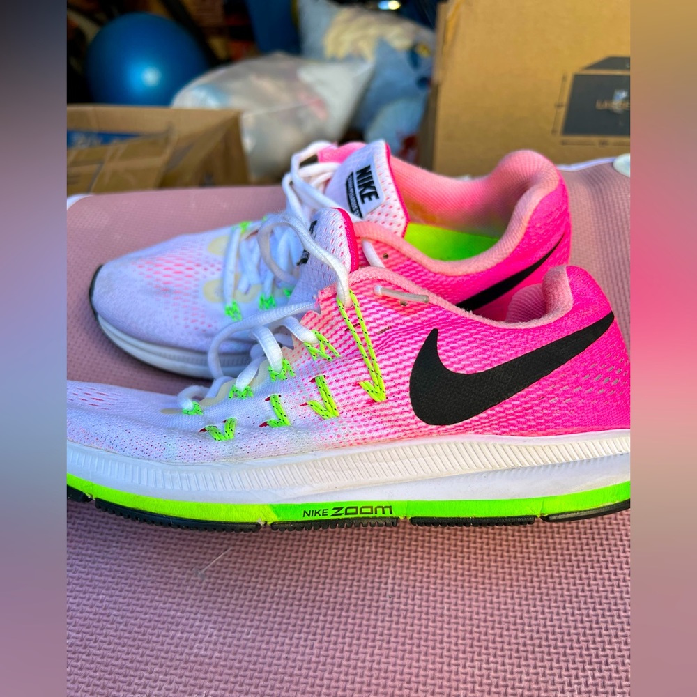 Nike Zoom Pegasus 33 size 8.5 Pink/White